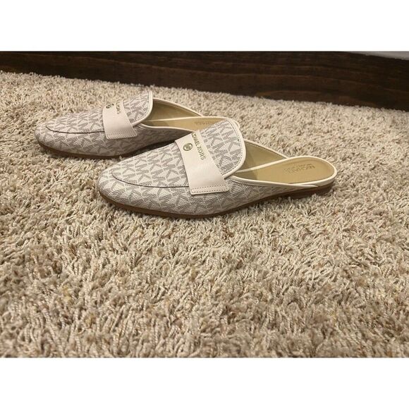 MICHAEL KORS SHOES MULES SLIP ONS WOMEN SIZE 6.5 Cream color with MK LOGO - Picture 3 of 9